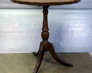 Parlor Table With Scalloped Edge Tilt Top