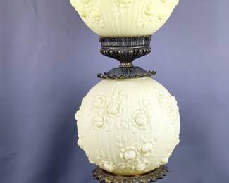 Double Globe Uranium Glass Parlor Lamp With Floral Design