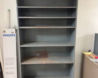 Metal shelving unit