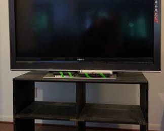 Sony LCD Digital Color 52 TV with Black Stand