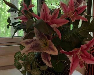 Hagger Fake Tiger Lilies in Black Glass Vase