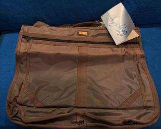 Oleg Cassini Garment Bag with Lock Keys