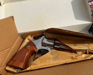 NIB Smith & Wesson Revolver Model 29 44 Magnum