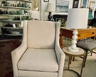 Comfortable Side Arm Chair