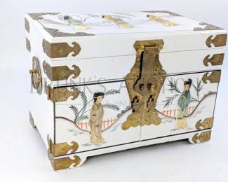 ORIENTAL DRESSER BOX