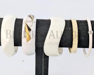 BANGLES WHITE PLASTIC FASHION