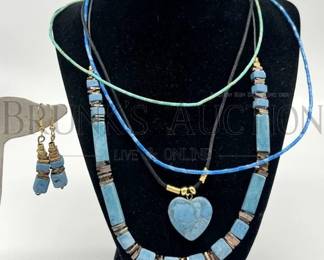 NECKLACE BEADING HEART PENDANT