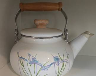 Tea kettle