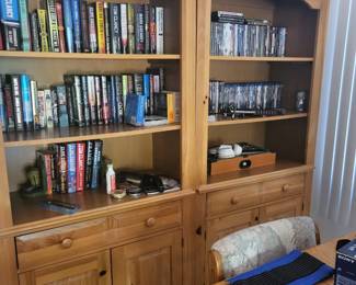 2 book cases like new