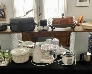 KITCHENWARES-BLENDERS, FOOD PROCESSORS ETC