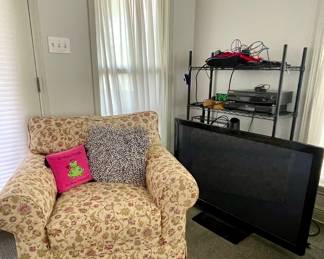 UPHOLSTERED CHAIR, TELEVISION, ELECTRONICS
