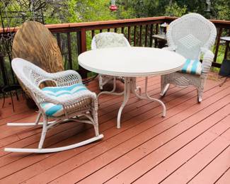 White Wicker Patio Furniture