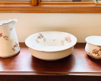 Antiqu Wash Basin, Pitcher and Chamber Pot