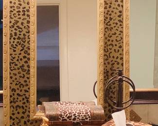 Safari Bathroom Accents