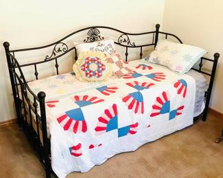 Metal Daybed/Trundle Bed