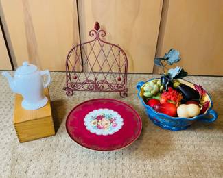 Country Kitchen Accents