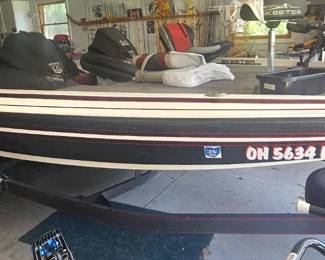 1 of 24 pictures - 2015 Skeeter FX20 Bass boat with Yamaha 250 hp outboard motor and front mount trolling motor (with pedal) with all the bells and whistles! Asking $52,000 (open to reasonable offers) *We will pre-sell this item. Please contact Bill @ 419-360-2636 with questions or to schedule time to view it*