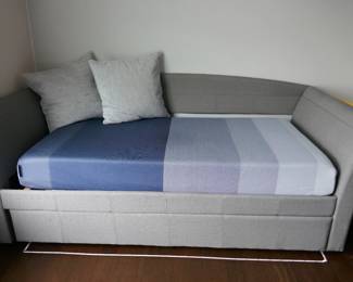 Daybed with trundle 94"x43"x34"