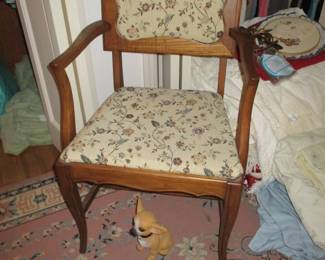 LOTs of nice furniture