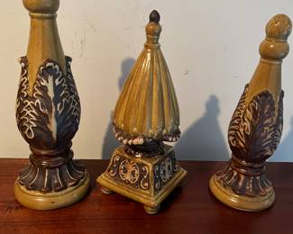 Vintage ceramic pieces