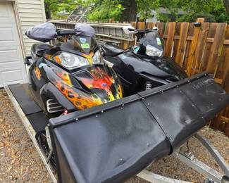 2005 Polaris 900 snowmobile; 2009 Polaris 600 snowmobile; Triton trailer - PRICED TO SELL