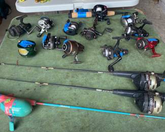 Single fishing reels; kids fishing poles