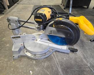 Dewalt 12” mitre saw