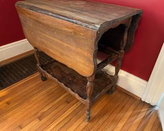 tea /bar cart with removeable glass tray