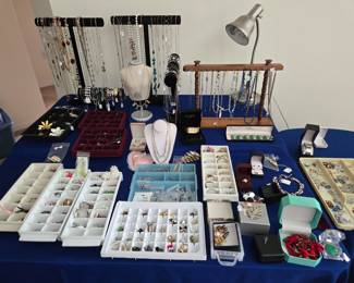 Lots of Jewelry