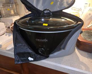 Crockpot with insulated Carry Pouch