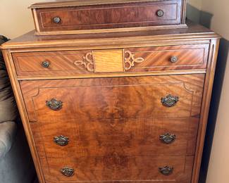 #73 - $180 - Tall dresser 52tx36.5wx17d