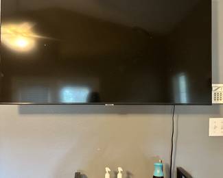 #57 - $140 - 50' Samsung tv with Roku