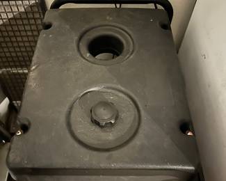 #101 - $200 - DeVilbiss Air Power Co. Powerback 6000 Watt contractor generator, premium brushless alternator-Was serviced last summer.