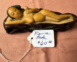 #96 - $40 - Nude figurine
