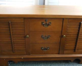 Lane cedar chest