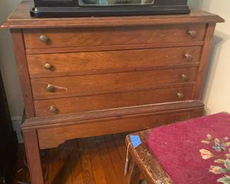 Spool cabinet