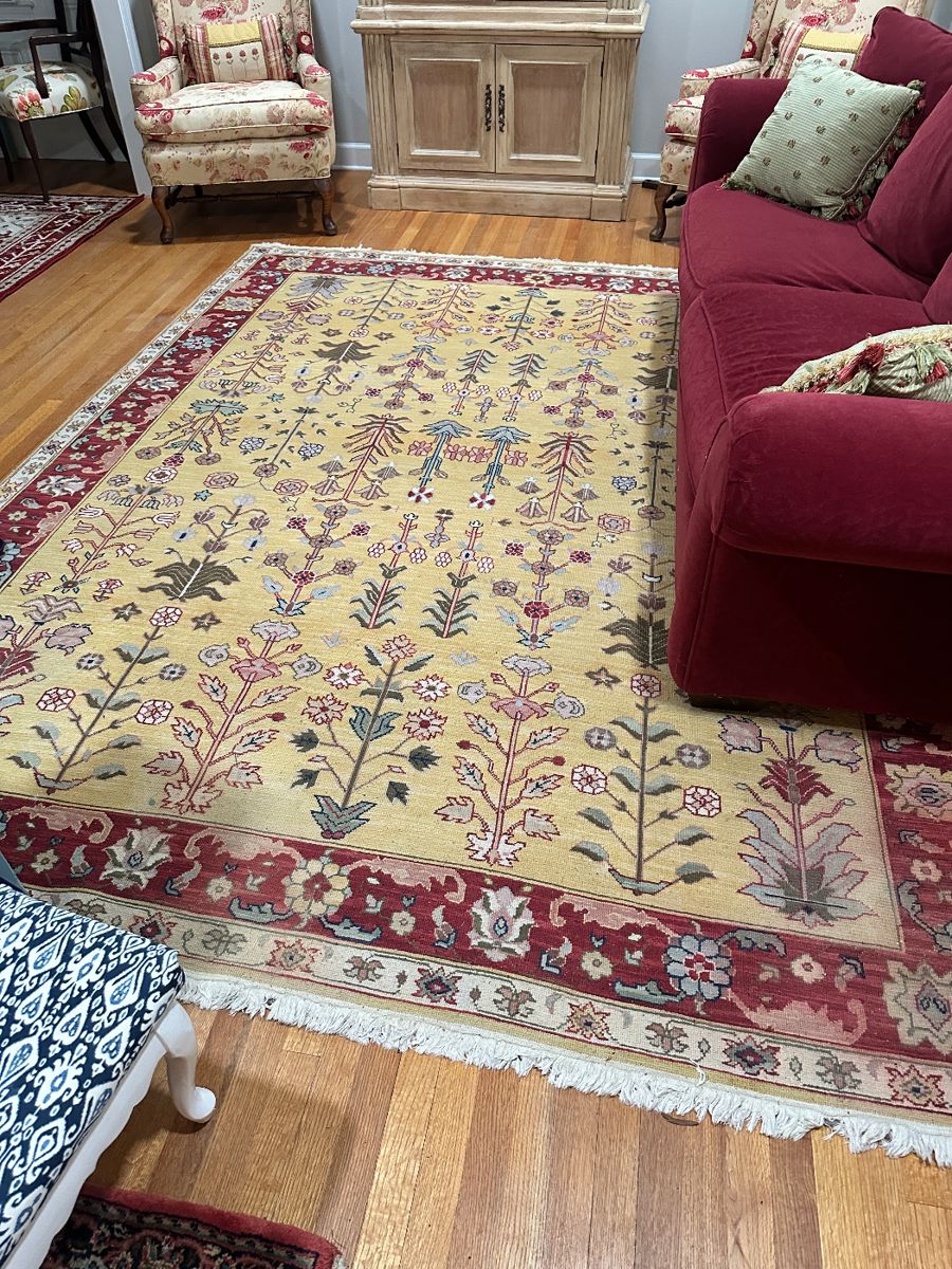 Beautiful Indian hand woven rug with New Zealand wool 8.4x10 in size appraised at over $8000
