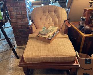 Very clean cabin chair with ottoman