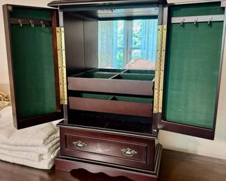 Jewelry box