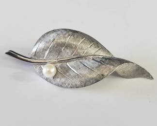 Sterling silver leaf brooch with cultured pearl