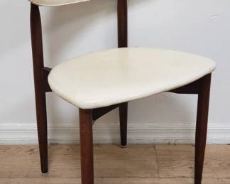 Kodawood Furniture Mfgrs. Inc. mid-century faux leather side chair