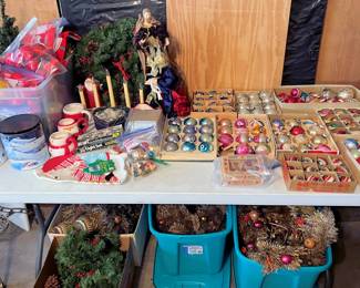 Christmas misc. including plenty of Vintage Christmas ornaments