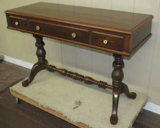 3 Drawer Table