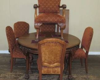 Round Top Dining Table w/1 Leaf & 6 Chairs - Beautiful Condition
