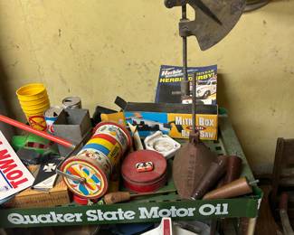 Quaker state oil multi shelf & miscellany