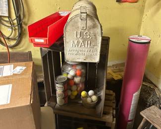 Vintage mailbox & miscellany
