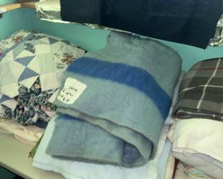 Blankets/linens