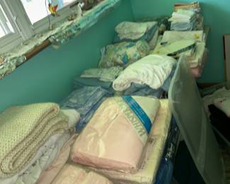 Blankets/linens