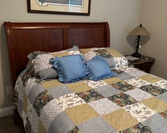 Cindy Crawford Queen bed w/mattress