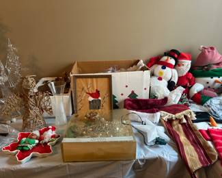 Lots of Christmas decorations.....